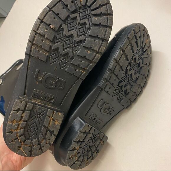 UGG black gloss classic tall pull on boots rubber Shaye Sheepskin Lining 6 - Picture 8 of 9